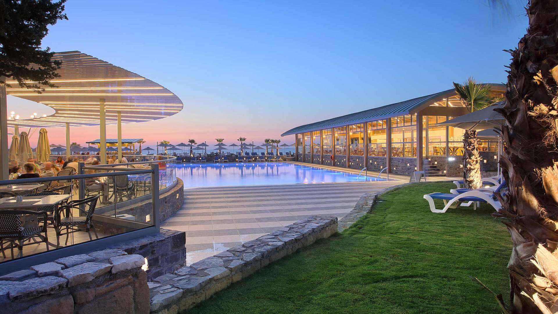Poolbereich - Arina Beach Resort Kreta