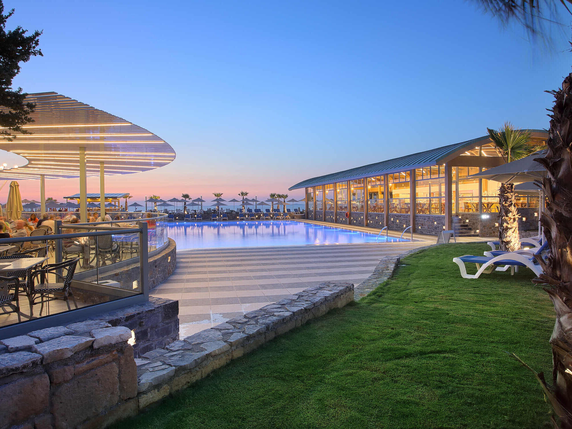 Poolbereich - Arina Beach Resort Kreta