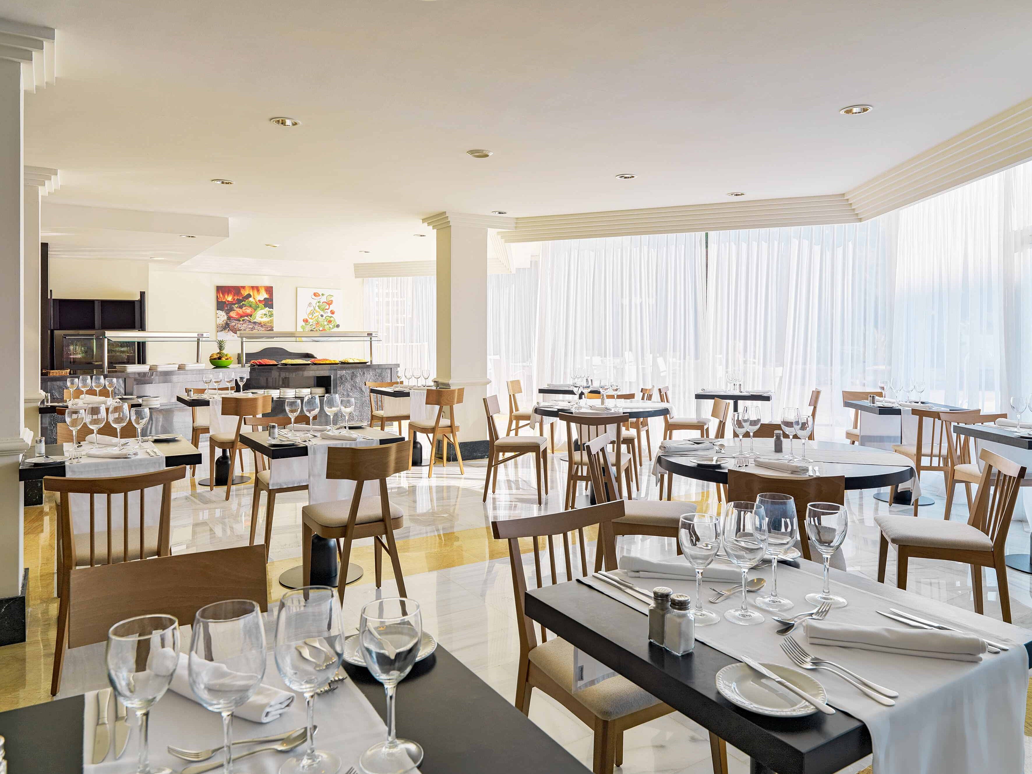 Restaurant | H10 Blue Mar